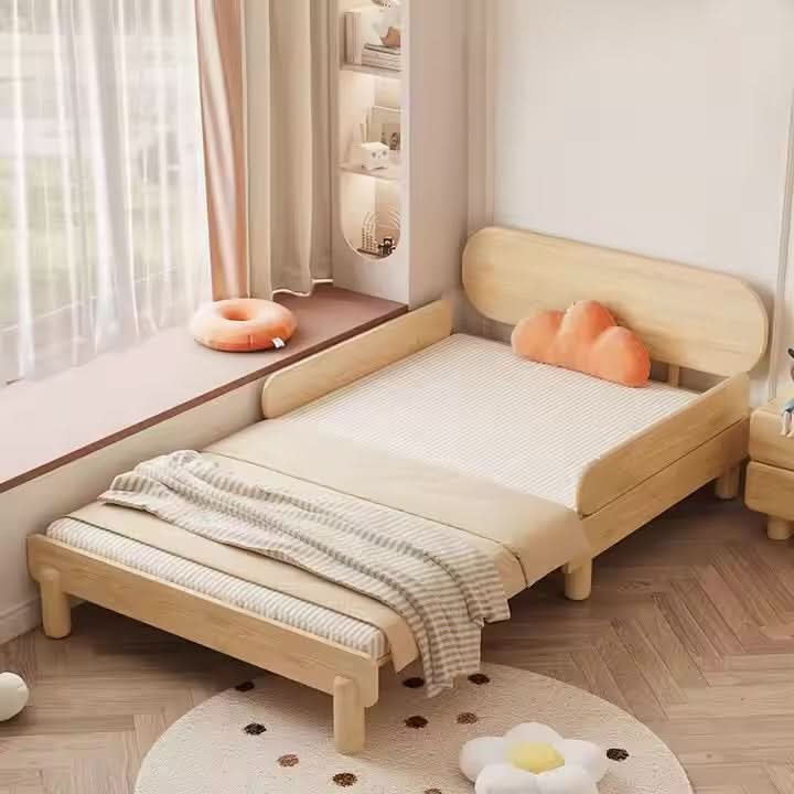 سرير أطفال خشبي