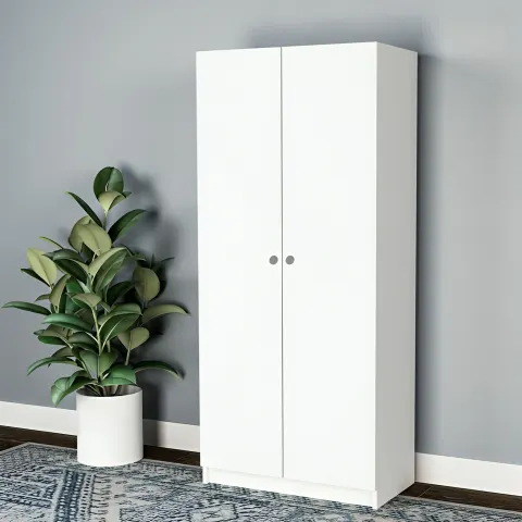 دولاب خشبي بتصميم بسيط