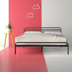 سرير معدني بسيط