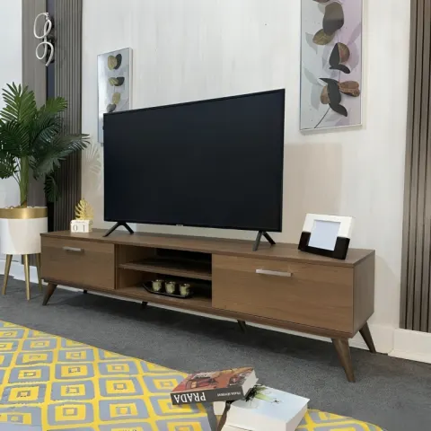طاولة تلفاز بتصميم كلاسيكي