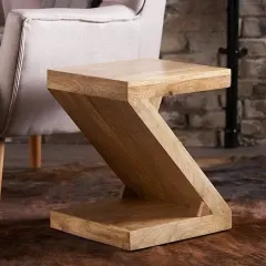 طاولة جانبية بتصميم ريفي