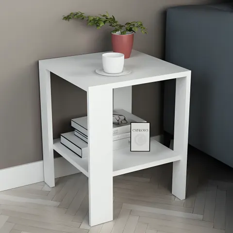 طاولة جانبية بتصميم عصري