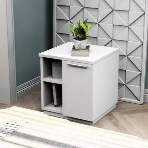 طاولة جانبية بتصميم فاخر