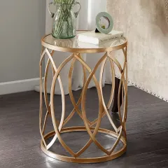 طاولة جانبية بتصميم مميز