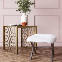 طاولة جانبية بتصميم مودرن