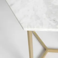 طاولة جانبية بسطح رخام