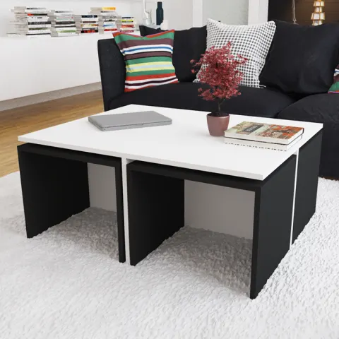 طاولة مع كراسي بتصميم مبتكر