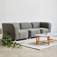 كنبة ثلاثية بتصميم حديث