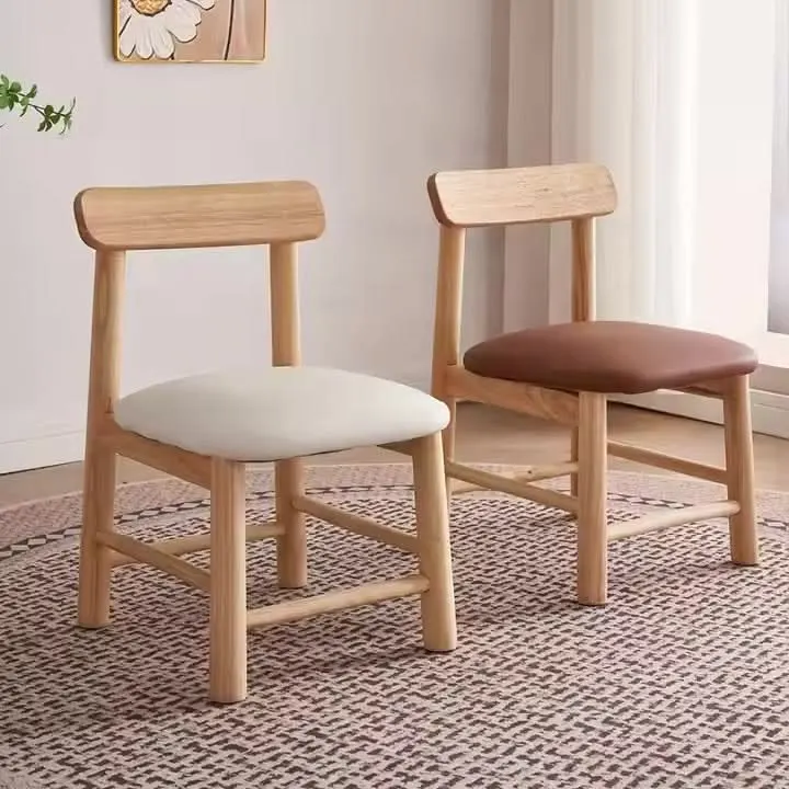 مقعد أطفال خشبي