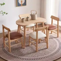 مقعد أطفال خشبي