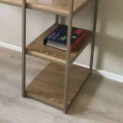 مكتب مزود بوحدة تخزين